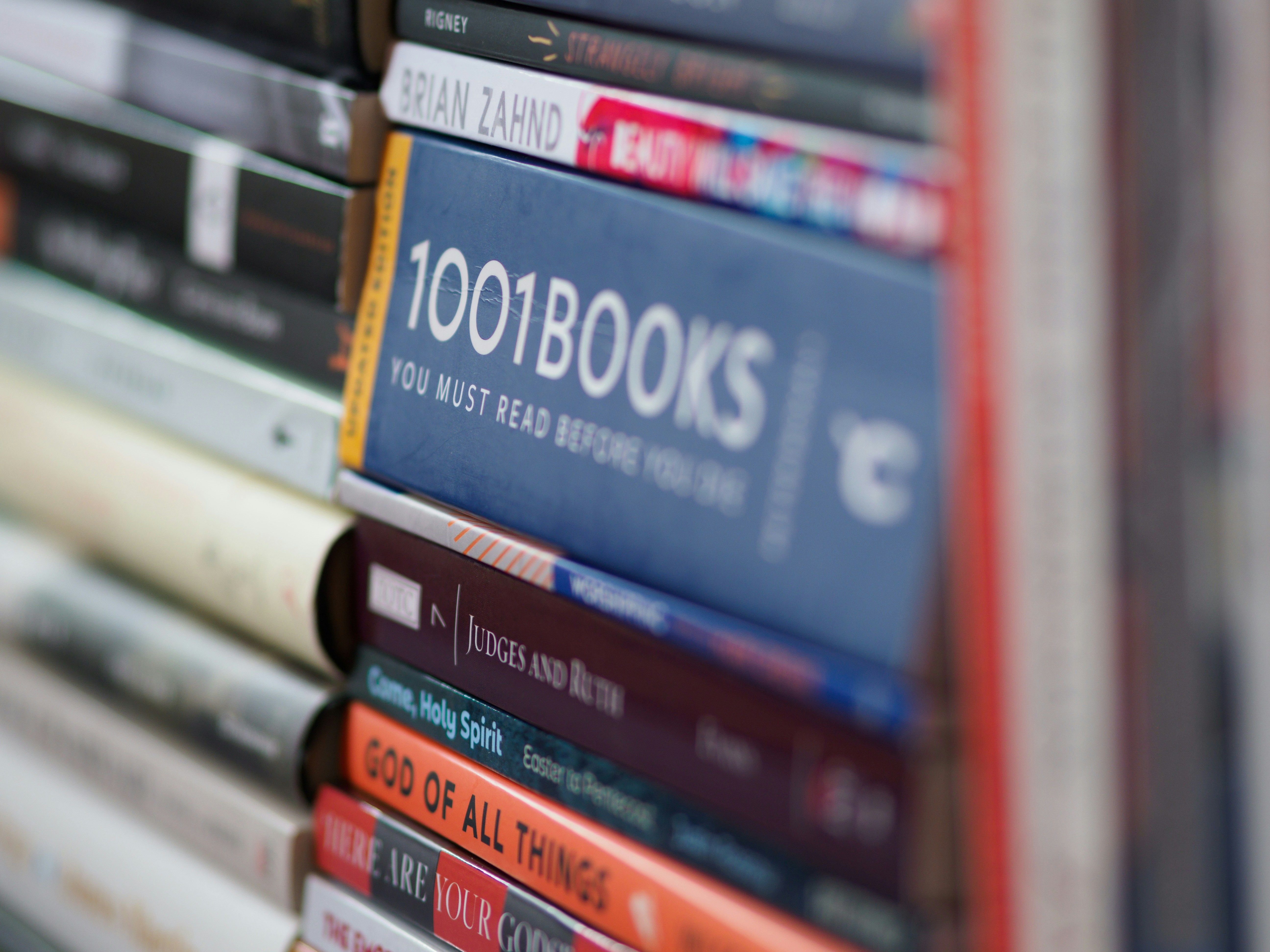 /posts/2025-07-28-top-5-books-software-developer/featured-image.jpg