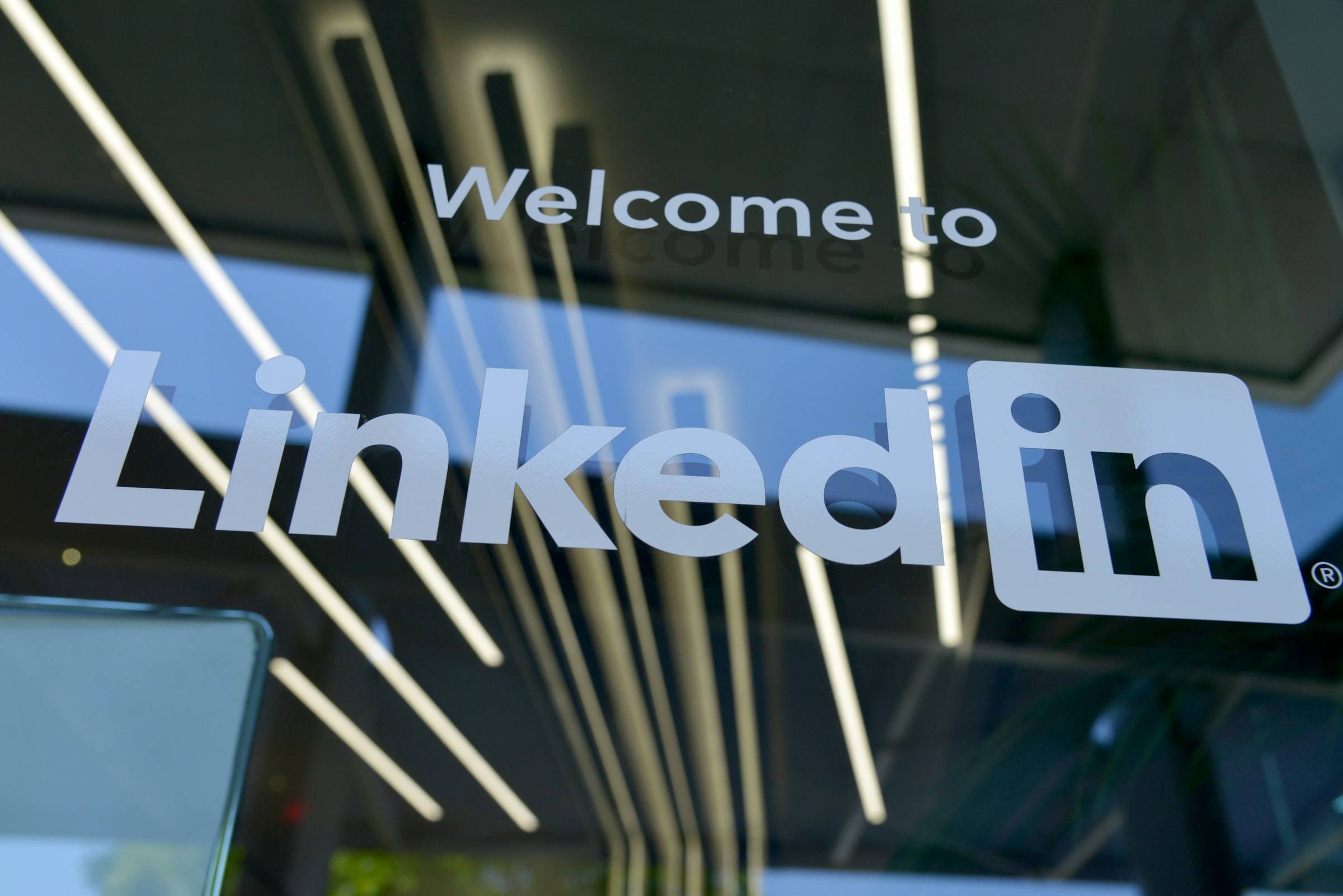 /posts/2026-05-26-automated-linkedin-posts-aws-bedrock/featured-image.jpg